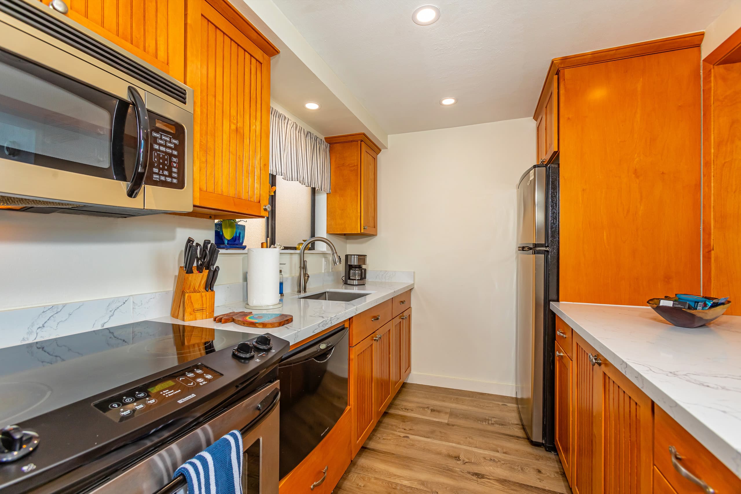 Condo in Wailuku · ★4.86 · 2 bedrooms · 4 beds · 2 private baths - Image 13
