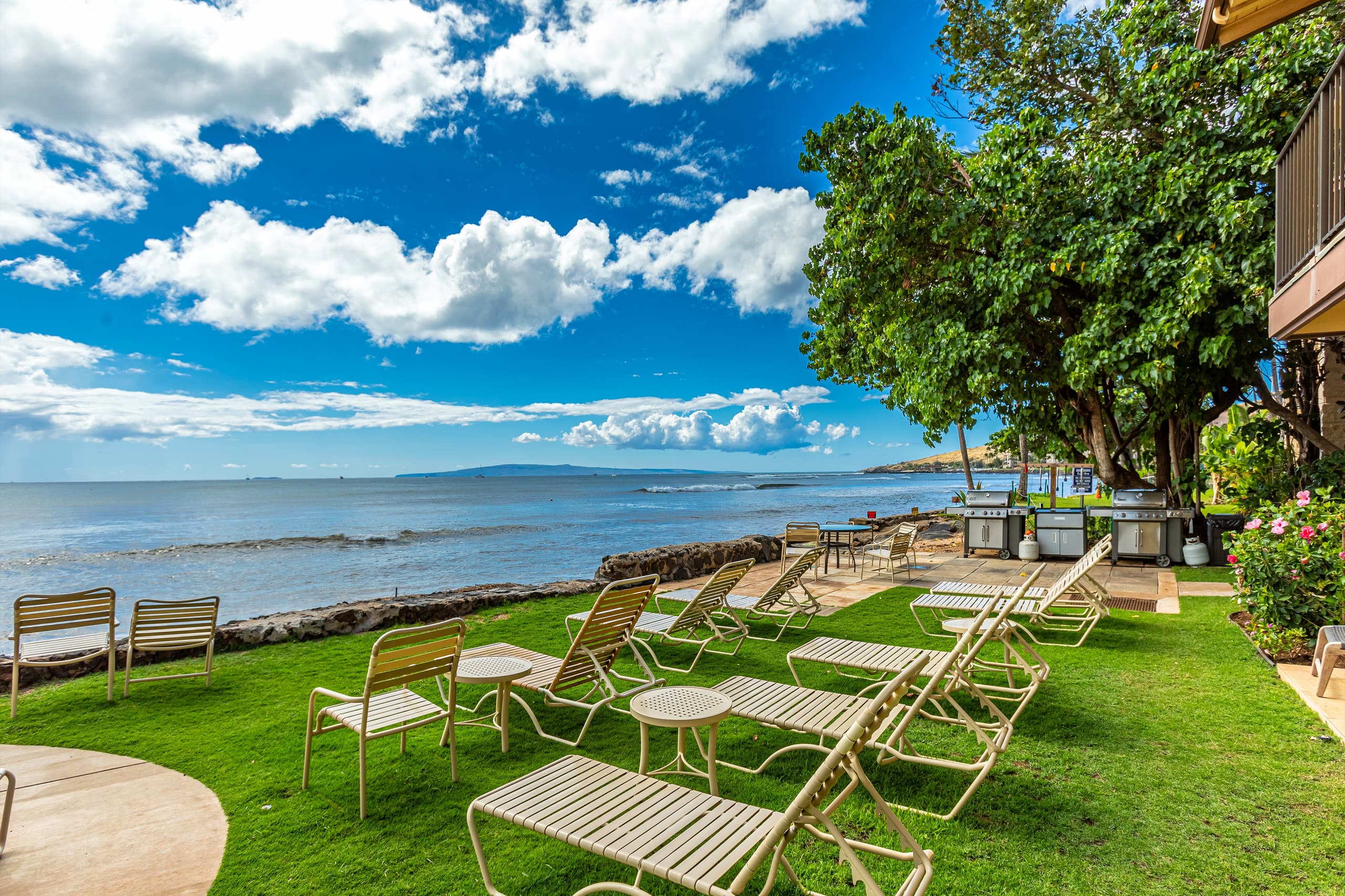 Condo in Wailuku · ★4.86 · 2 bedrooms · 4 beds · 2 private baths - Image 29
