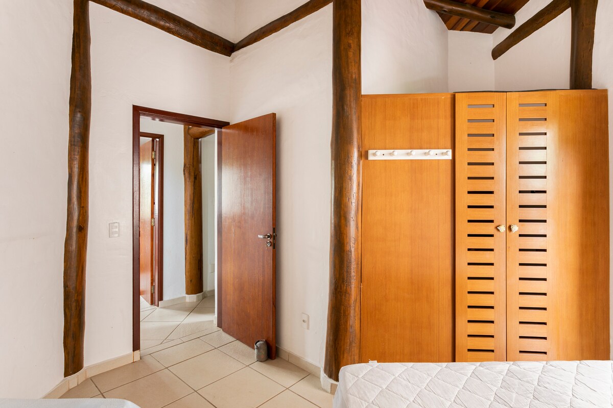 Apartmánová izba s 02 samostatnými lôžkami 
Bezbariérový prístup bez krokov 
Kúpeľňový box je bezbariérový.
