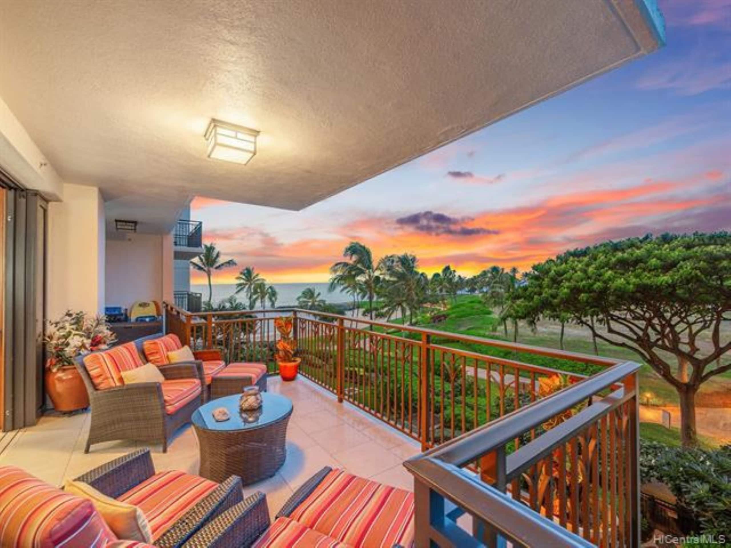 Condo in Kapolei · ★4.94 · 2 bedrooms · 5 beds · 2 private baths - Image 1