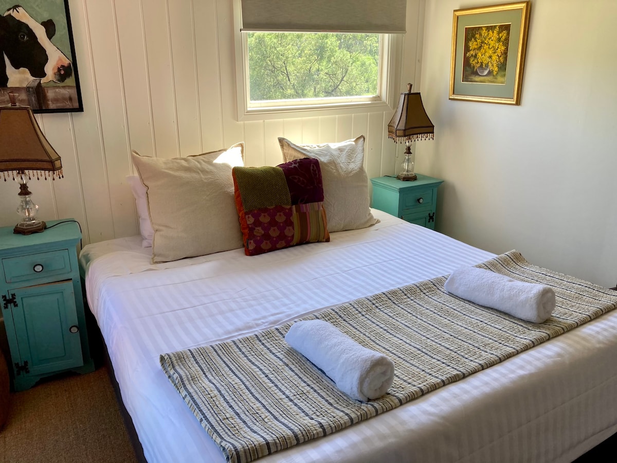 Брачен кревет (широк 180-220 см