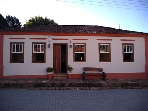 Large House for Families - Ulysses Guimarães