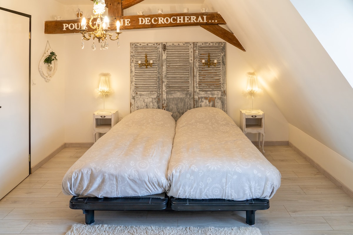 Bedroom with double bed