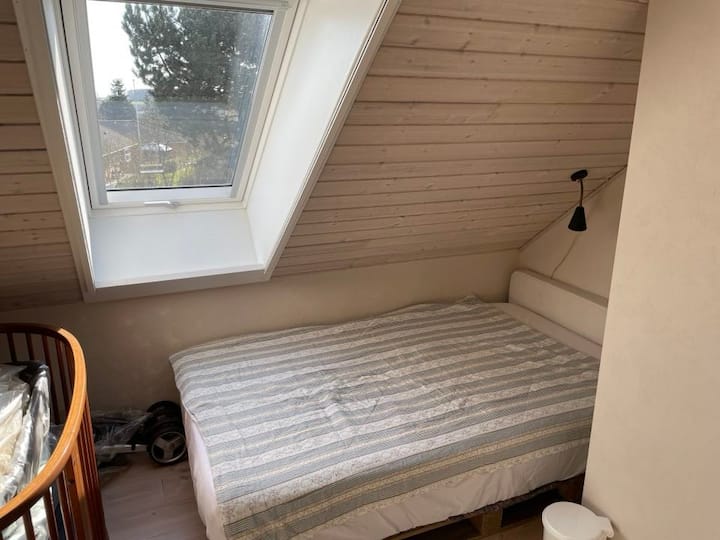 Seng / posteľ 120 x 200 cm.