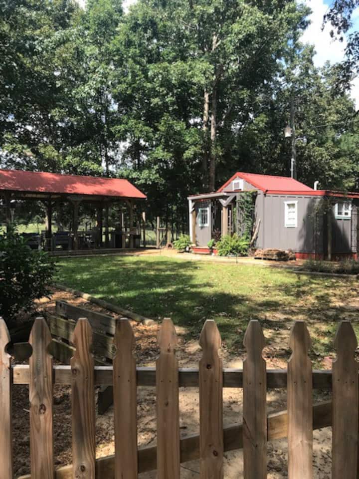 The Cozy Carter Cabin Cabins for Rent in Haleyville, Alabama, United
