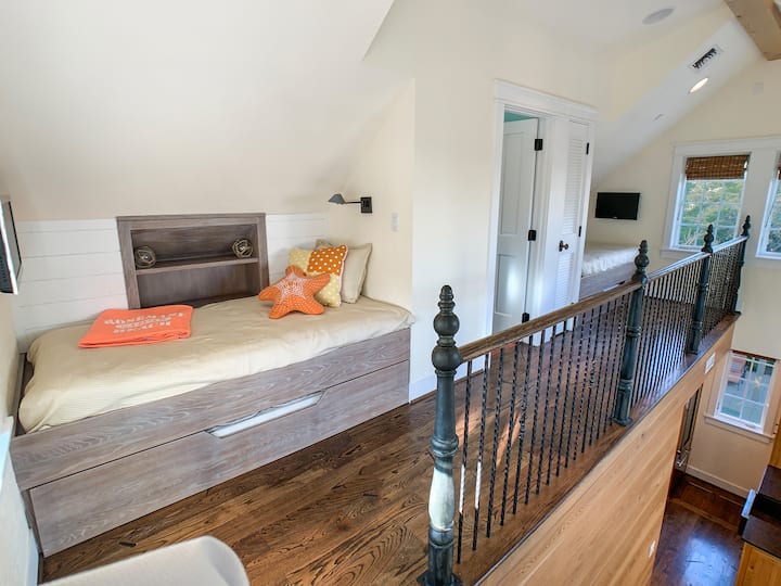 楼上-两个双层床