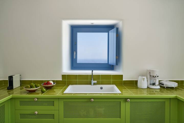 Beautiful Villa Rodakes with Stunning Sea Views gallery image 4