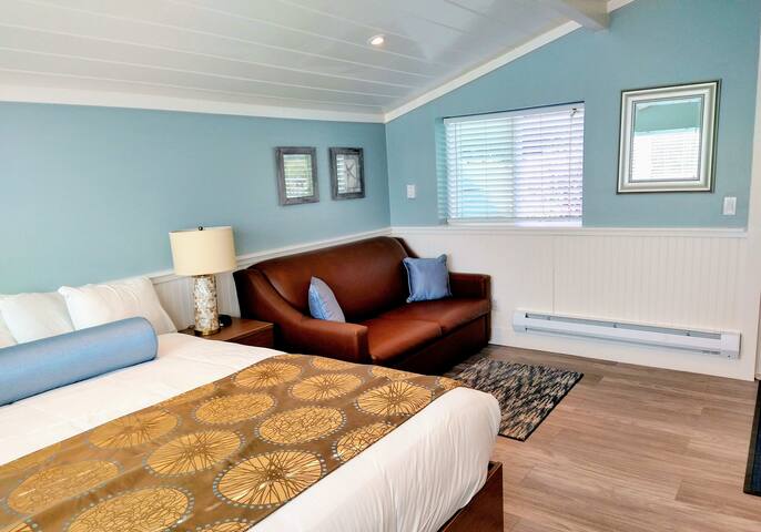 Renovated Deluxe Family Cottage by the Beach gallery image 5