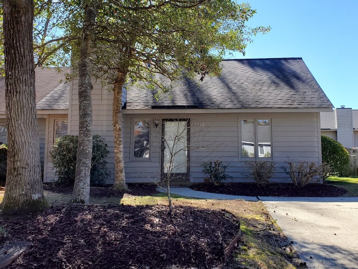 Cozy Home In The Heart Of Greenville- Dog Friendly - Greenville, NC