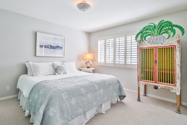 Chumba #2 chenye kitanda aina ya king