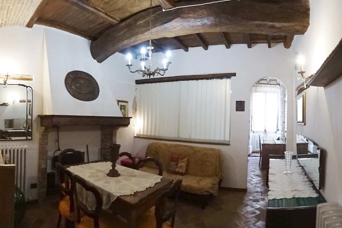 Popular Airbnb listing: Campo di Fiori- Do not say it to the Duke- "Lo Spagna" in Spoleto