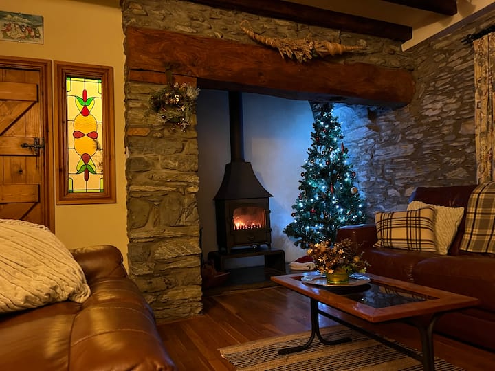 18th Century Farmhouse, Rural Location - Wales