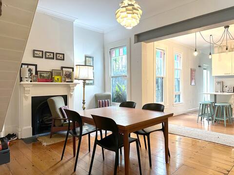 Top performing Airbnb: Newly renovated central terrace private garden in Redfern