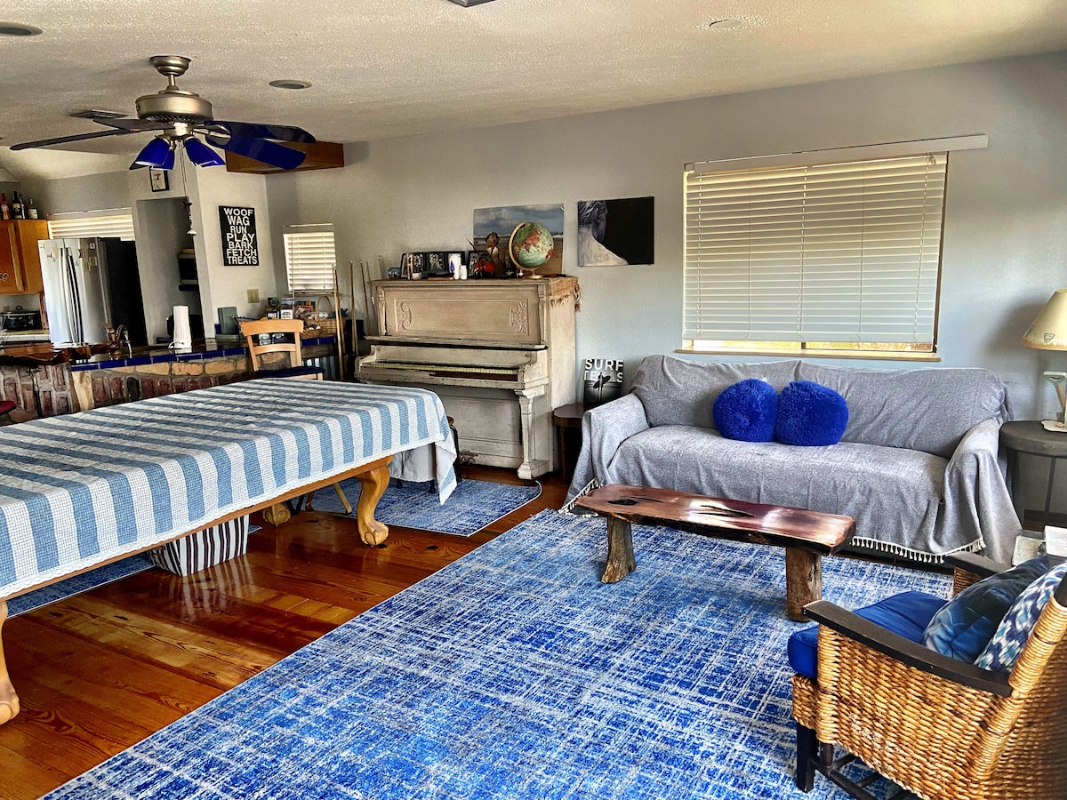 sandy feet's SandBox Inn - The Loft Apt. - Lofts for Rent in South ...