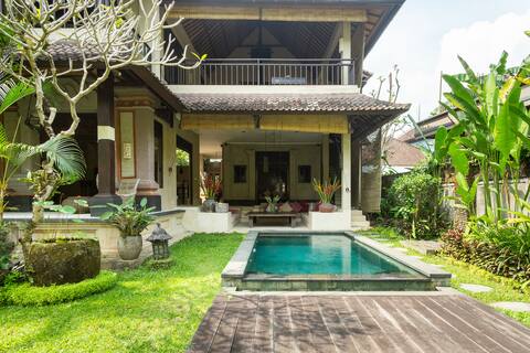 Luxury Designer Villa w/Pool table & Piano