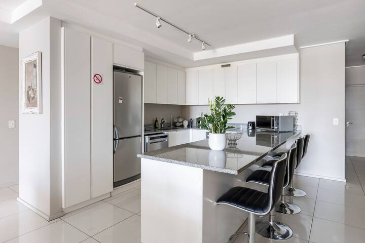 Odyssey Opulence in Green Point gallery image 4