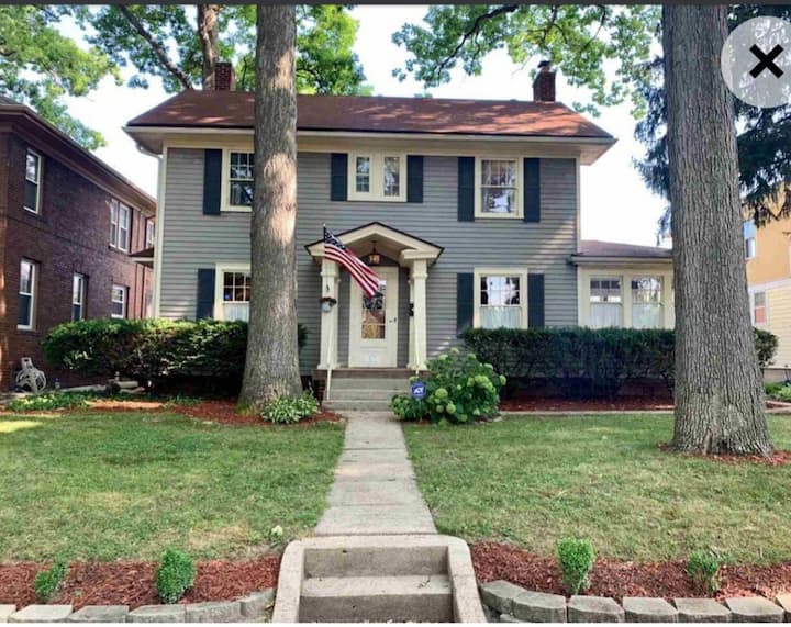 Beautiful Home Close to Downtown Fort Wayne