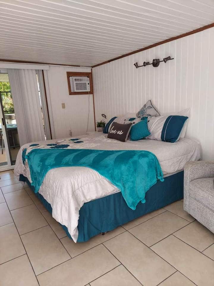 Душек Serta со големина на брачен кревет