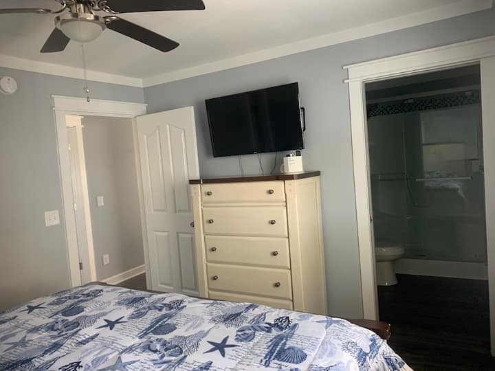 ห้องเตียงคิงไซส์พร้อม
อ่างอาบน้ำส่วนตัว