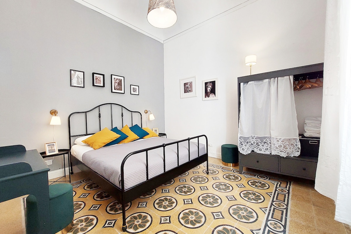 一楼3号公寓。 7间卧室中的一间。 