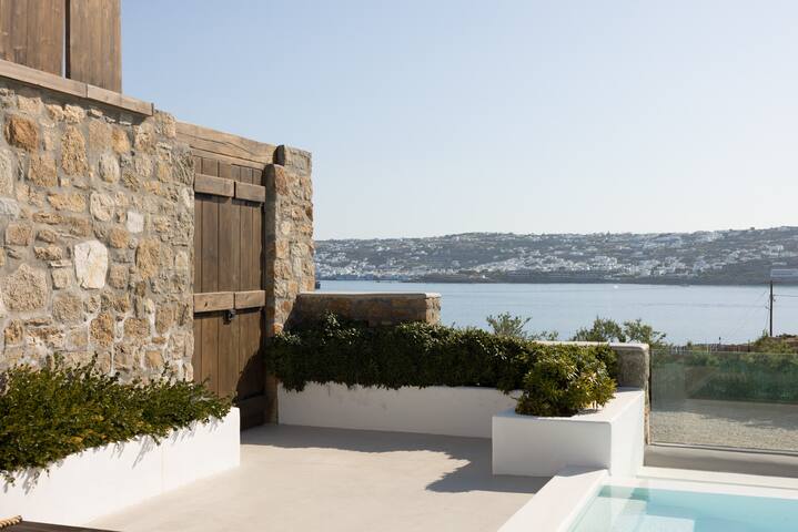 House with Private Pool gallery image 2