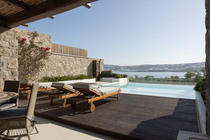 House with Private Pool gallery image 4