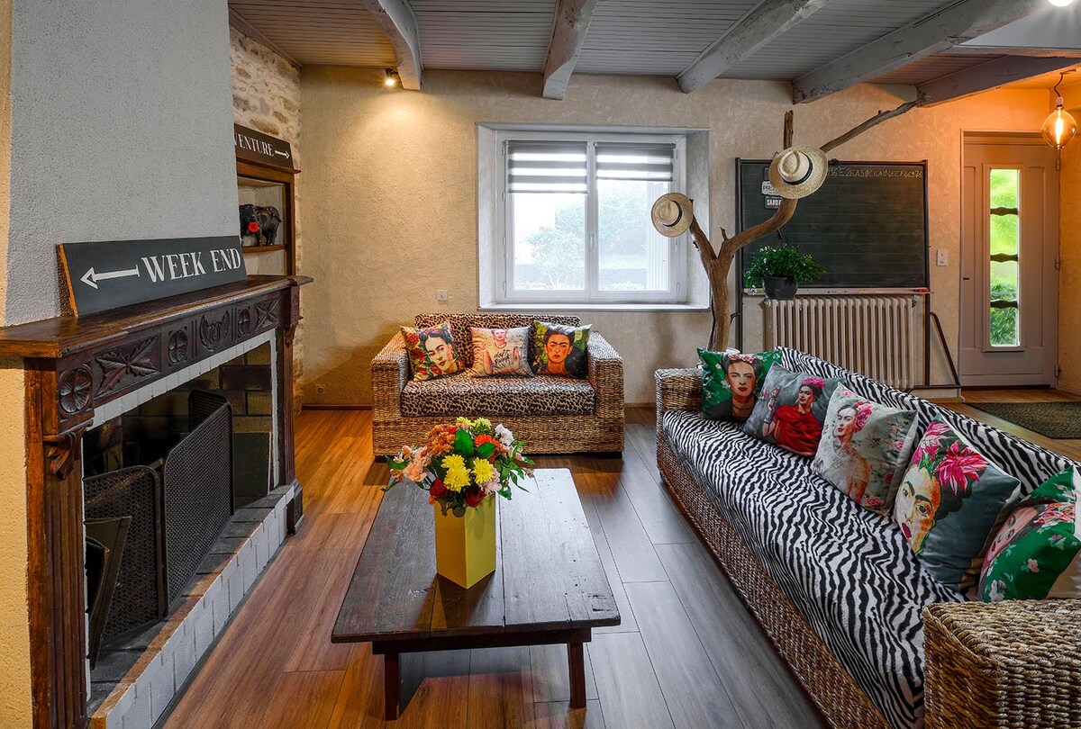 Airbnb performant: "Les Grillons du Chapeau" Gîte à Aveyron