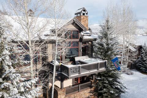 Luxurious Ski-In & Ski-Out home