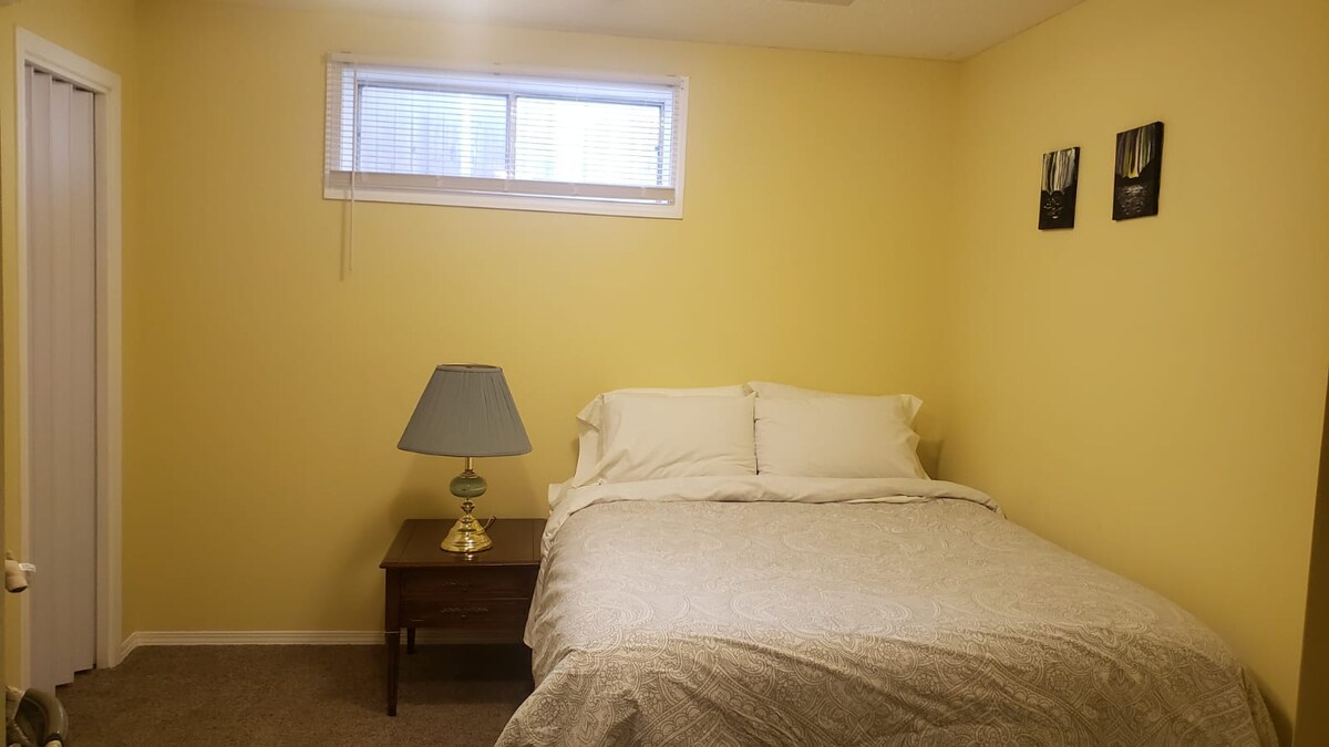 Spavaća soba br. 2 s ormarom