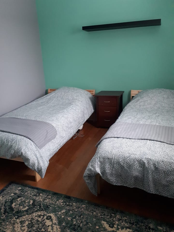2 Single Beds.