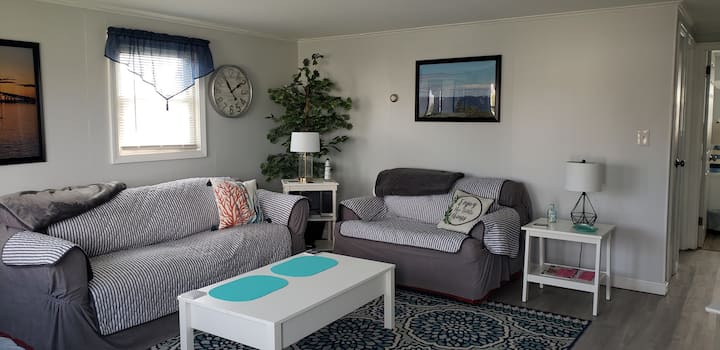 "Cove Cottage" - Tiverton, RI