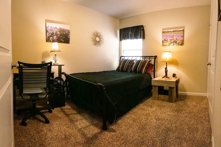 Საძინებელი ორადგილიანი საწოლით - ახალი ლეიბი 2023 წელს.