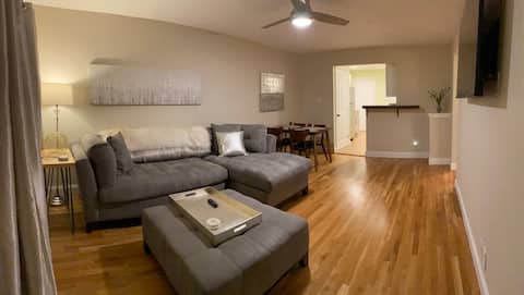 Walk to Duke or Downtown- 1st floor