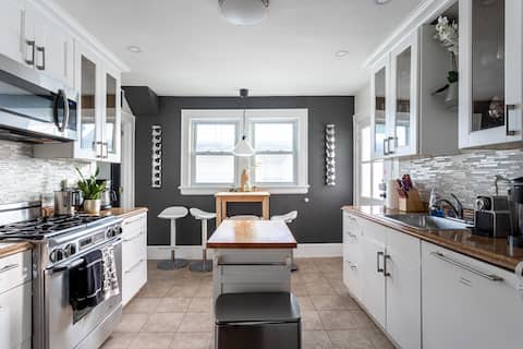 Spacious 7BR by Stamford Beaches, I-95 & Workspace