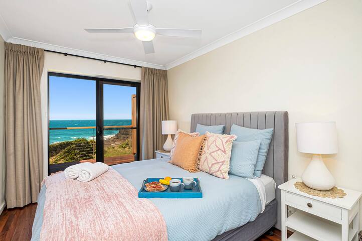 Panorama – Absolute Beachfront – Scotts Head gallery image 5