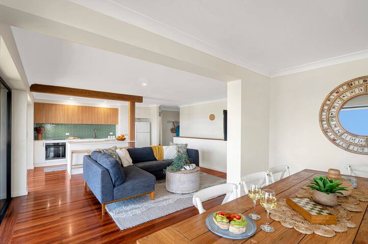 Panorama – Absolute Beachfront – Scotts Head gallery image 3