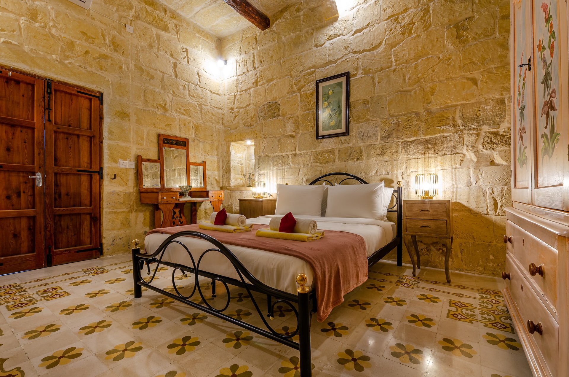 300y/o Gozo Villa with 2 Pools + Incredible Garden — foto 2