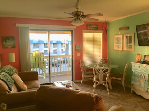 Successful Airbnb property: Dolphin Delight. Beachfront complex with 2 pools. in Tybee Island
