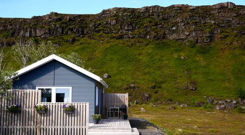 Cozy Cabin in Hveragerði with hot tub