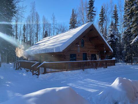 Polar Luxe Log Home (Polar Luxury Cabin)