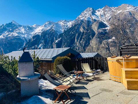 Chalet Riedegg with wooden sauna & hot tub