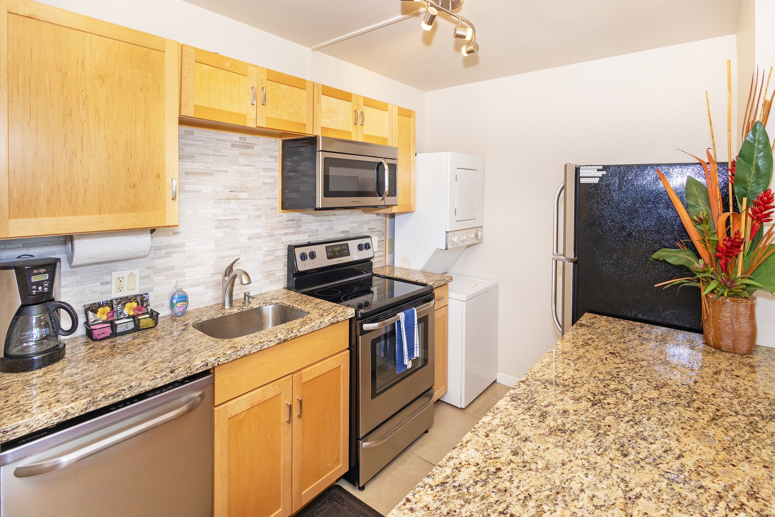Condo in Kihei · ★4.88 · 1 bedroom · 2 beds · 1 private bath - Image 8