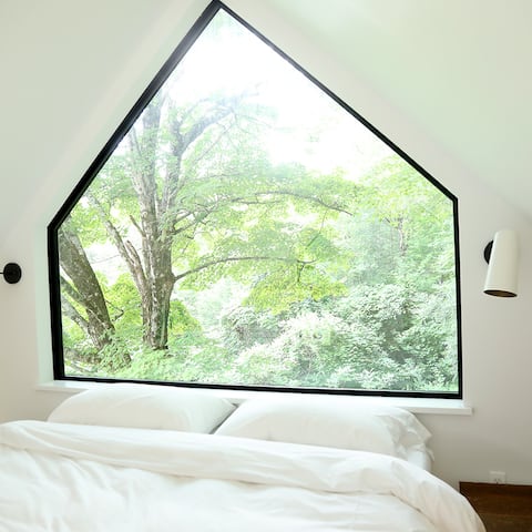 Modern Cabin with Outdoor Spa on Vermont Farm