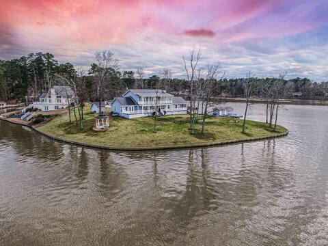 Peaceful Peninsula on Sinclair, 270 Deg. Waterview