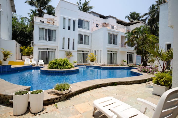 Pool area