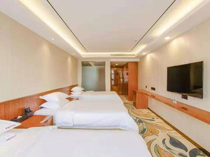 【企鹅家族】上下九商业步行街&悦享三床房&近地铁&可长租（早餐、智能化房间、中央空调）&琵琶会展中心