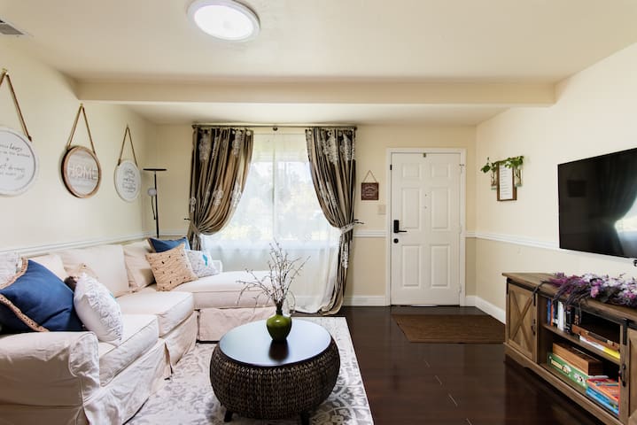 Stafford 3BR-House: Tech-Savvy, Amenities Galore