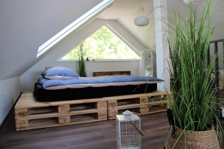 Gallery room (Bedroom 3)