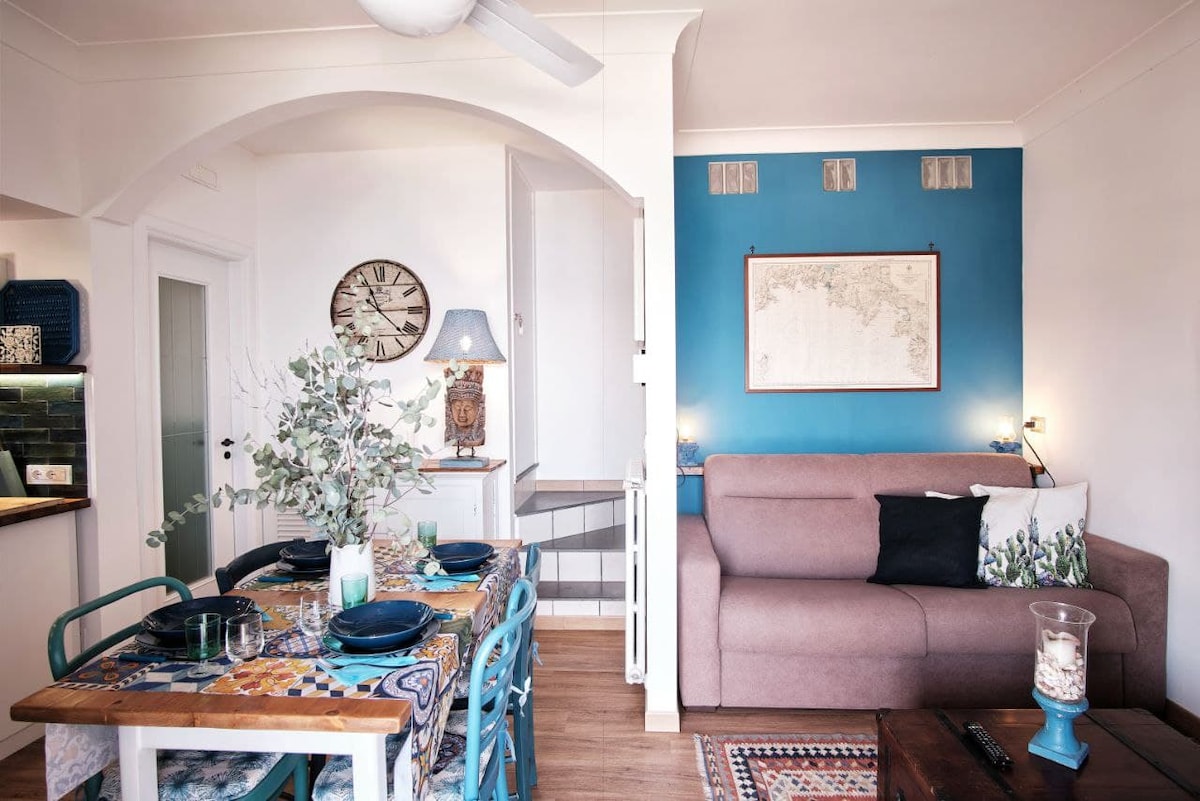 Annuncio Airbnb popolare: La Petite Bleu a Massa Lubrense