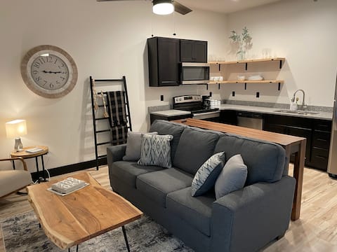 Montana House #302 - The Luxurious Downtown Stay